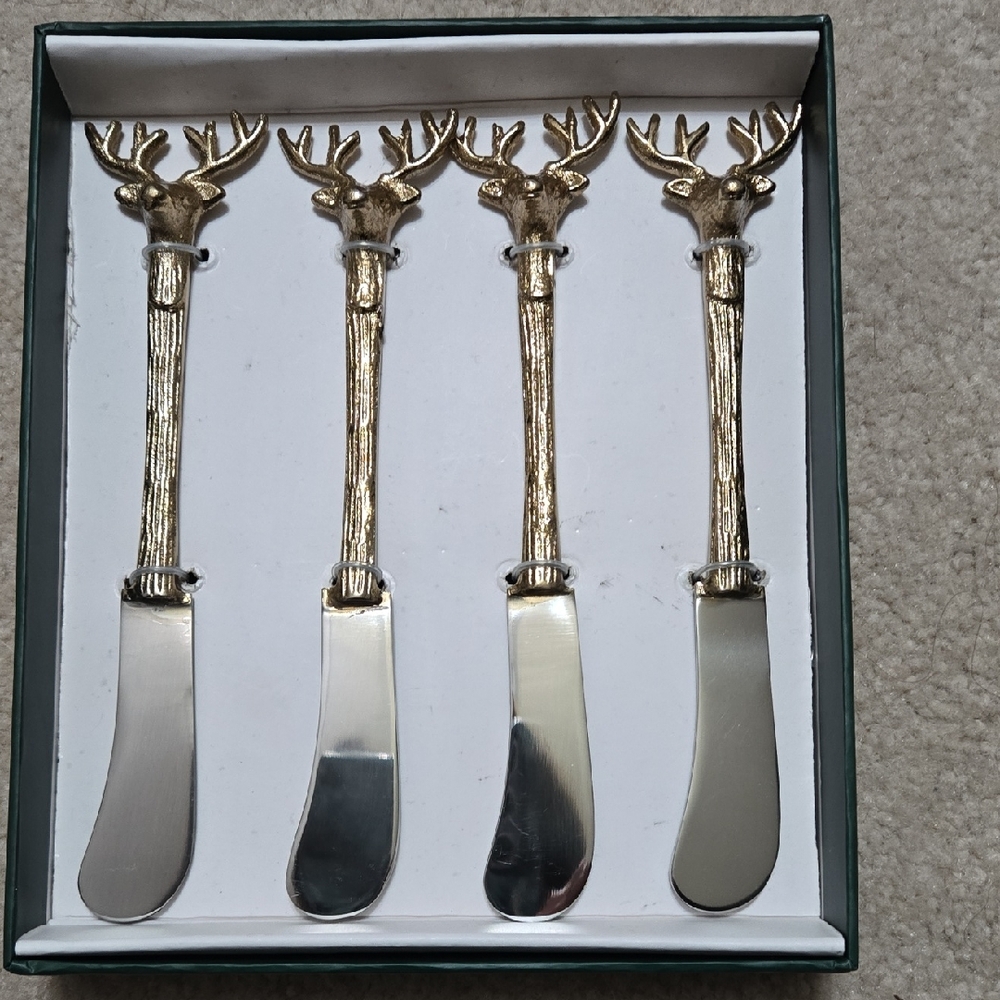 Tommy Bahama Brass and Stainless Steel Stag Head Butter Knives NIB